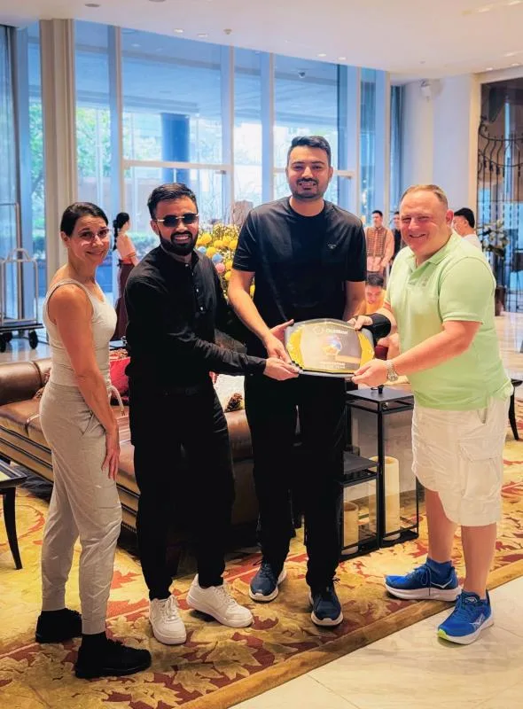The Octillion team presenting XOSOFT with the Innovative Development of the Year award, 2024