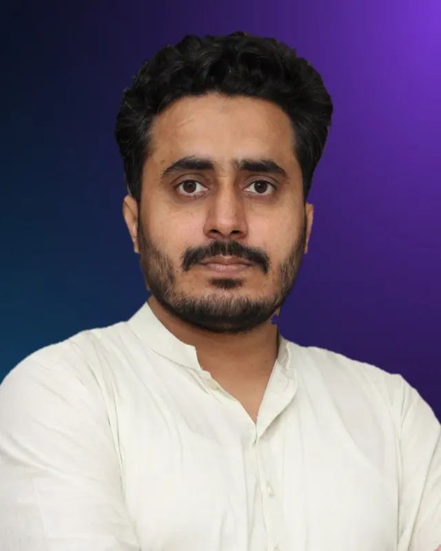 Asim Awan, Hybrid & iOS Native App Engineer at XOSOFT Technologies