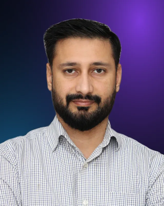 Mashhood Ahmad, SEO Engineer at XOSOFT Technologies
